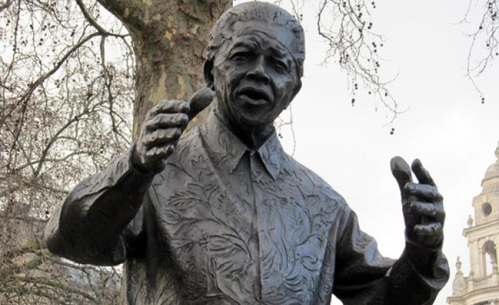 Nelson_Mandela_statue,_West