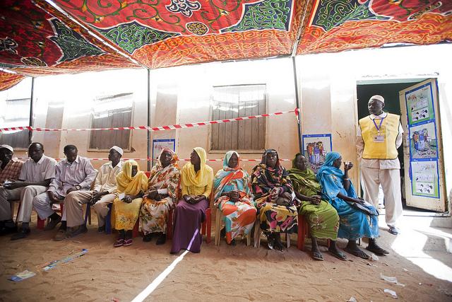 Voters wait to cast their ballots in South Sudan's independence referendum. Photo by Albert Gonzalez Farran/UNAMID.