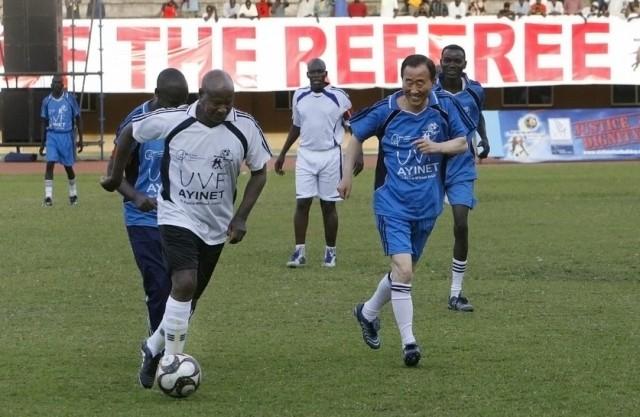 President Yoweri Museveni plays a charity football match with UN Secretary-General Ban Ki Moon. Credit: UN Photo/Evan Schneider.