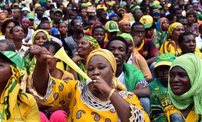 Crowds at the inauguration of Tanzania's President John Magufuli in 2015. Credit: GCIS.