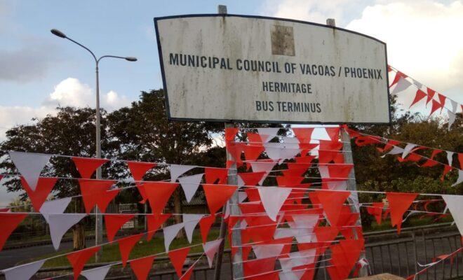 In the run-up to Mauritius' 7 November elections, political parties have strung up bunting in their colours across the country. Credit: Jess Auerbach.