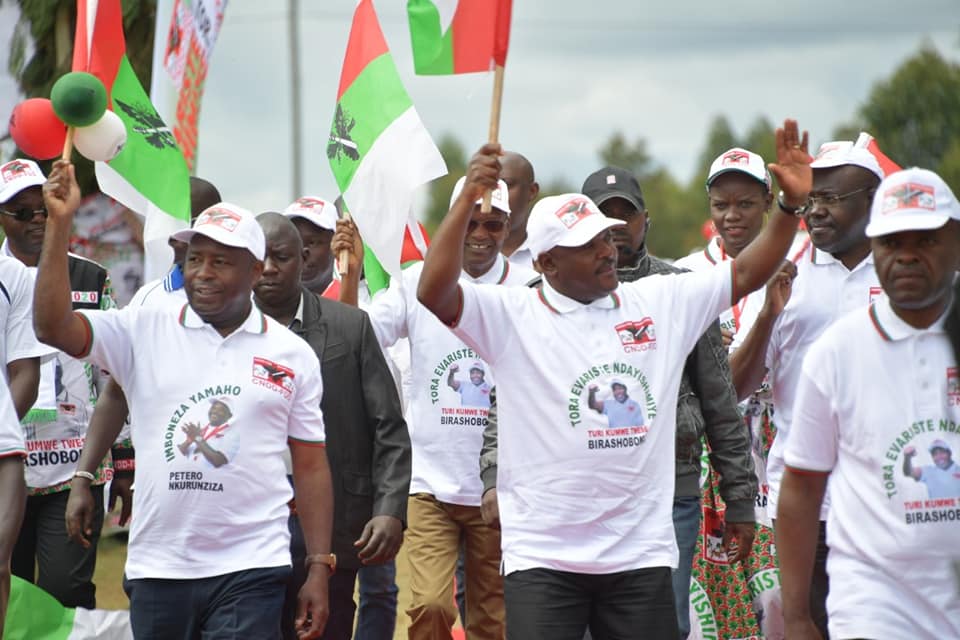 The newly-elected Evariste Ndayishimiye (left) campaigning alongside outgoing president Pierre Nkurunziza (right). Credit: Evariste Ndayishimiye.