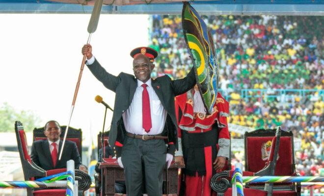 The swearing in of President John Magufuli for his first term after the Tanzania elections in 2015. Credit: Paul Kagame.