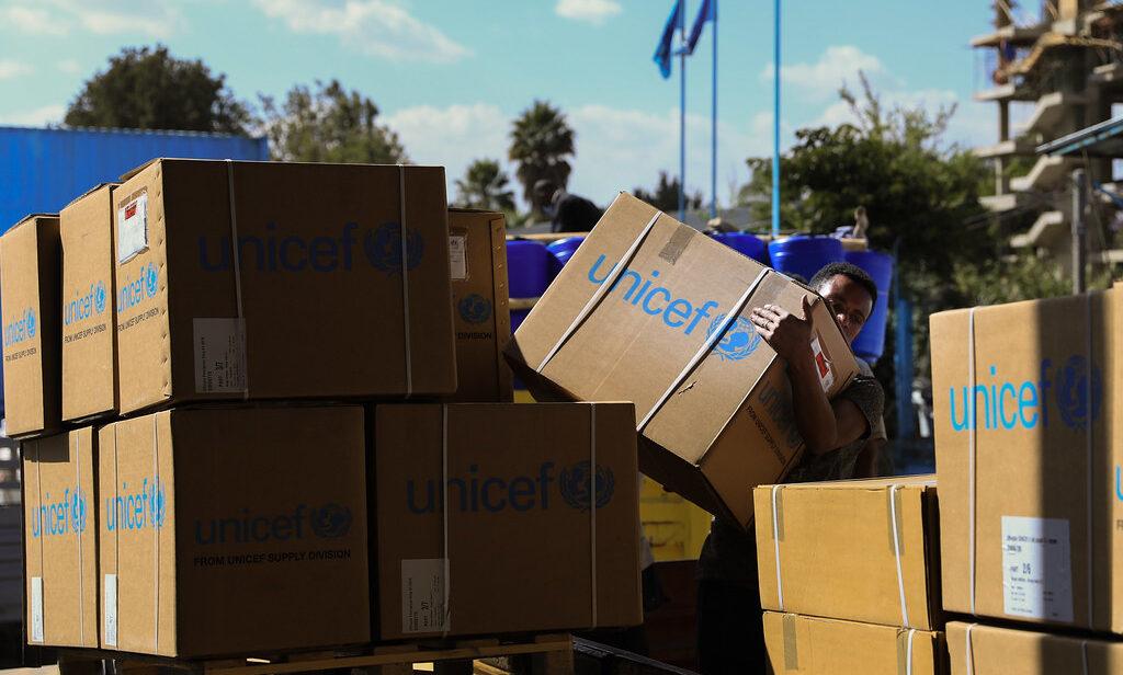 Workers at UNICEF Ethiopia preparing humanitarian supplies to be transported to Tigray. Credit: UNICEF Ethiopia/NahomTesfaye.