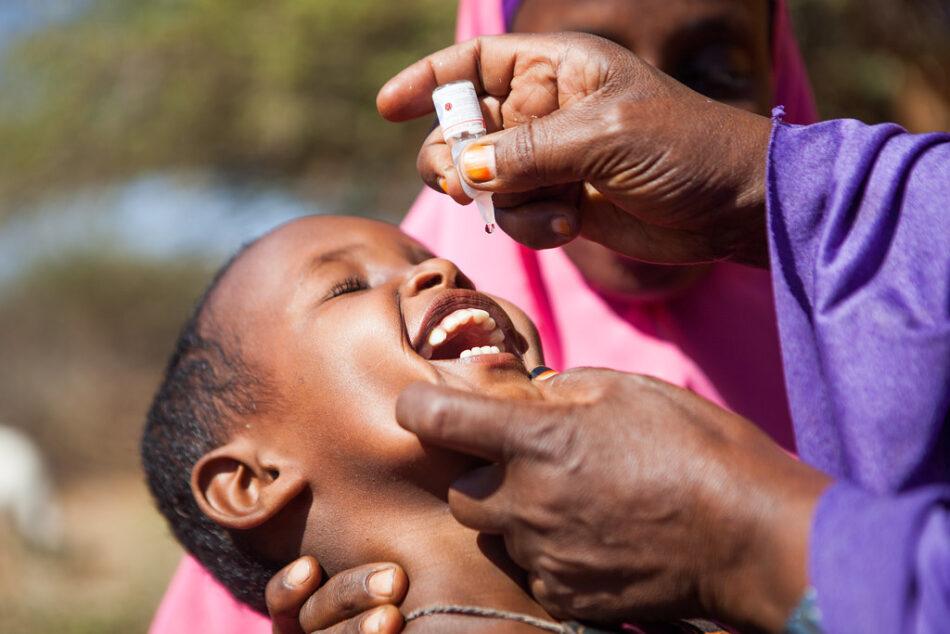 Polio vaccinations are administered in Ethiopia following an outbreak. Credit: UNICEF Ethiopia/2013/Sewunet.