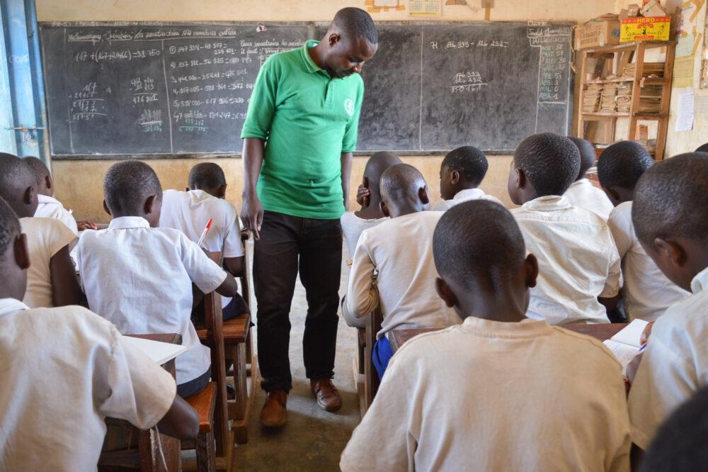 Kakule Sivyaghendera, who has been a primary school teacher for nine years, teaches in Lubero territory, North Kivu, DR Congo. He has never been paid a salary. Credit: Merveille Kavira Luneghe/GPJ.