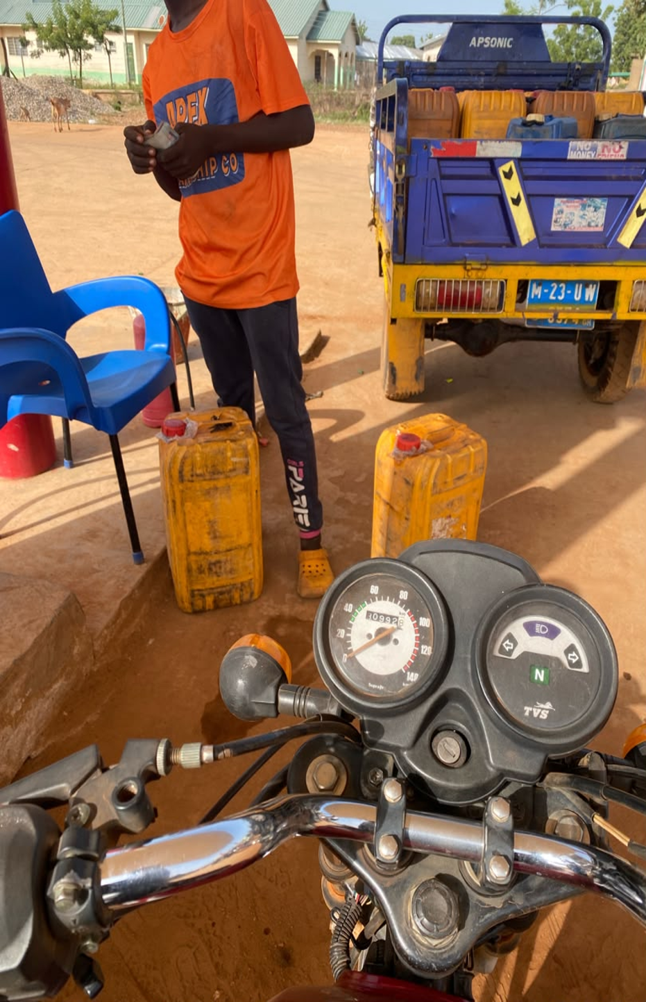 Informal fuel traders on the Ghana-Burkina Faso border. Author's photo during fieldwork.